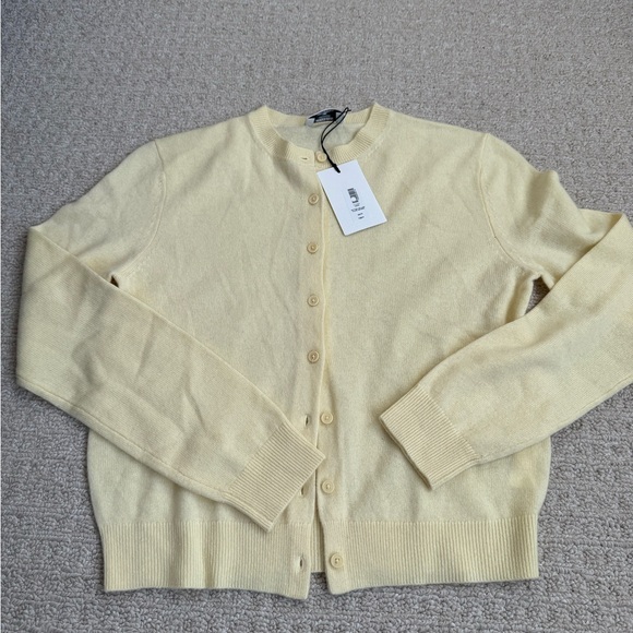 Aritzia Soft Yellow Cashmere Cardigan nwt xs sold out online - Picture 3 of 4
